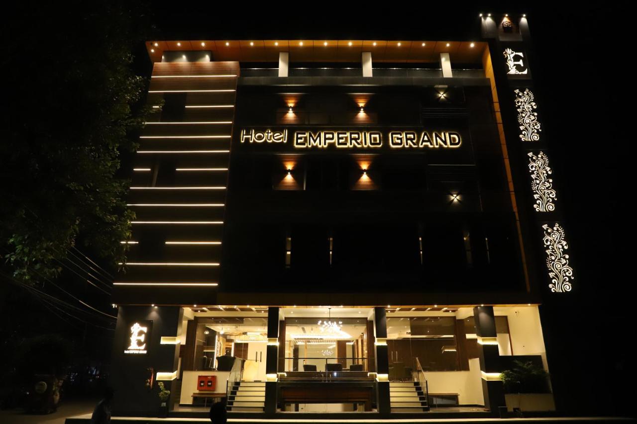 Hotel Emperio Grand Lucknow Exterior foto